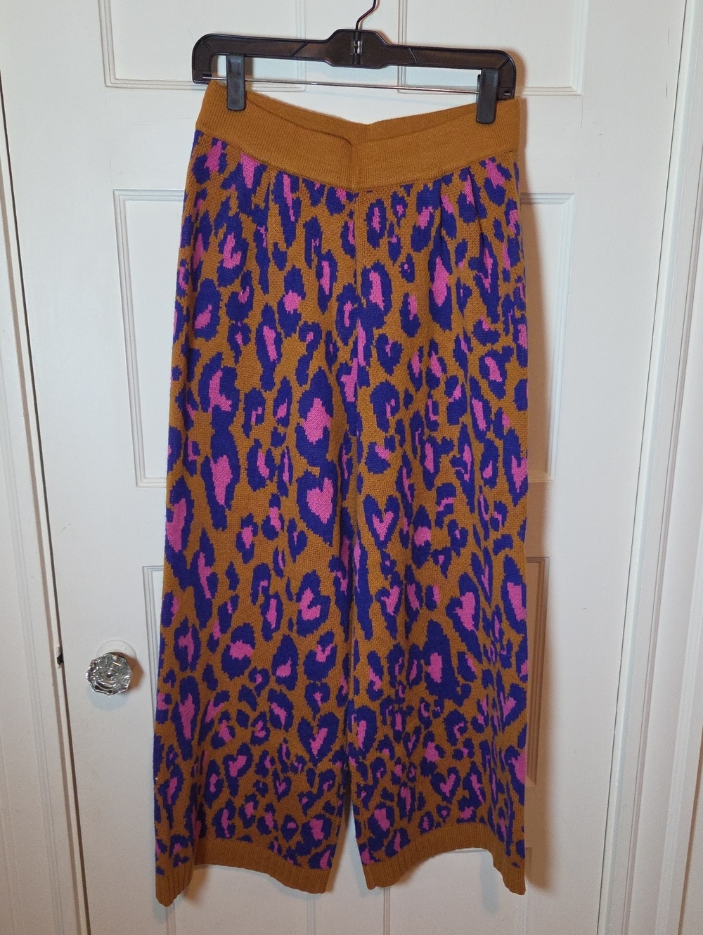Farm Rio Leopard Pop Caramel Sweaterpants Size Medium